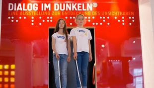 dialog im dunkeln