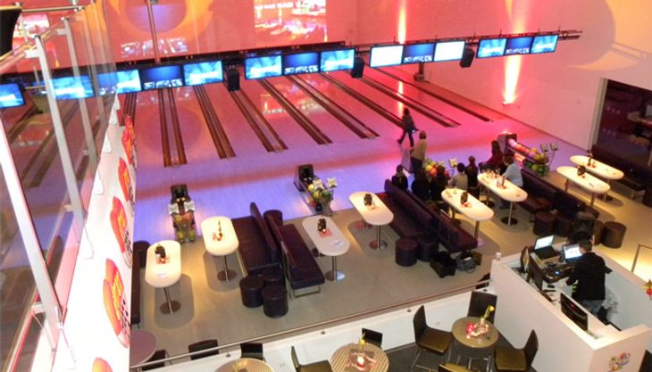 bowling overath