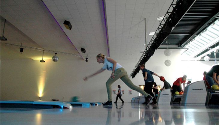 bowling overath